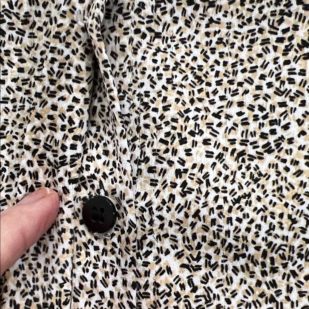 Halston Patterned Button-Up Shirt - image 4